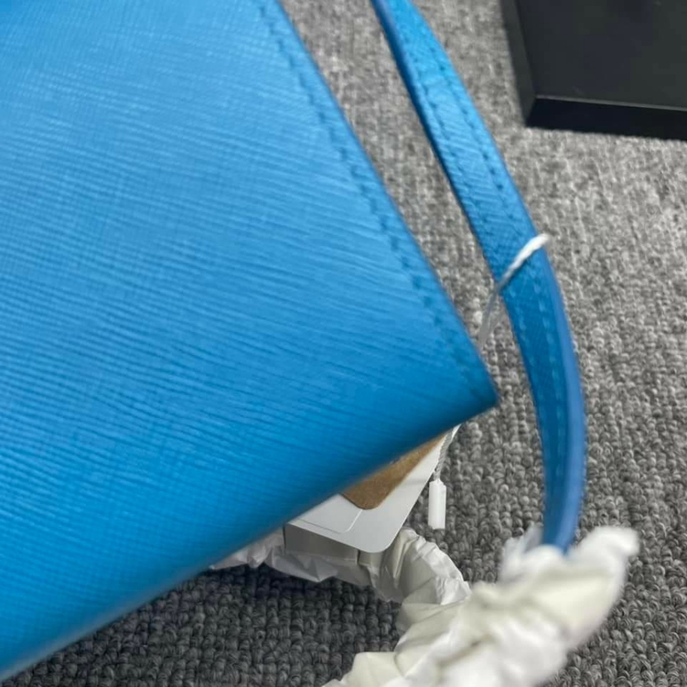 100% Authentic Prada Envelope Wallet on Strap Bag - Picture 4 of 10